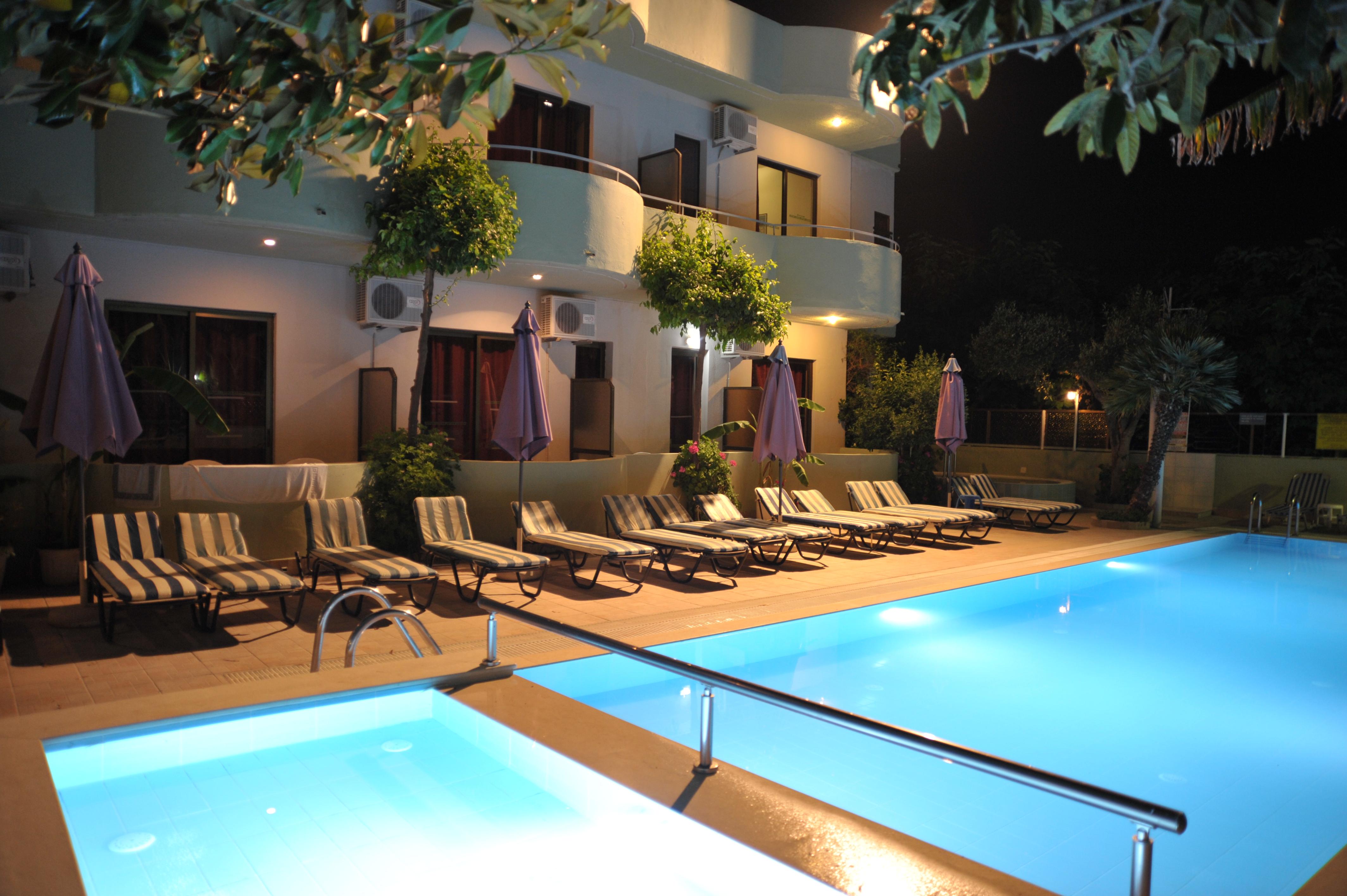 Anseli Hotel クレマスティ エクステリア 写真
