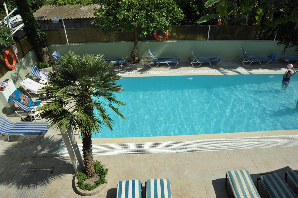 Anseli Hotel クレマスティ エクステリア 写真