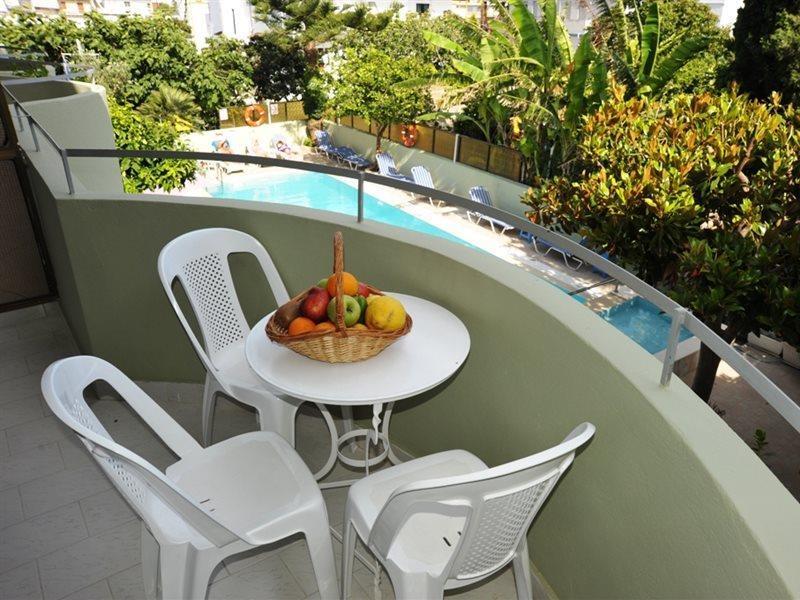 Anseli Hotel クレマスティ エクステリア 写真